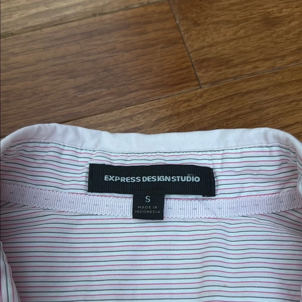 Express Pale Pink Fitted Notched Collar Fitted Button Down Shirt Size Small - Picture 7 of 8